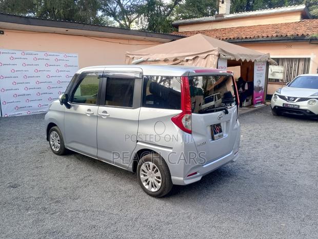 Toyota Roomy 2018 Silver