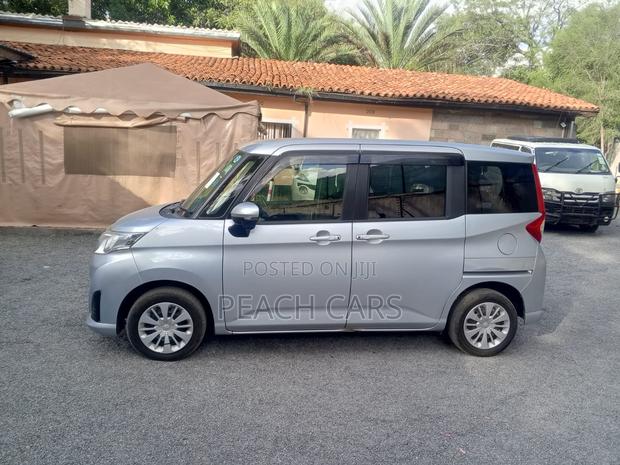 Toyota Roomy 2018 Silver
