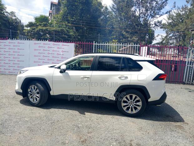 Toyota RAV4 2019 White