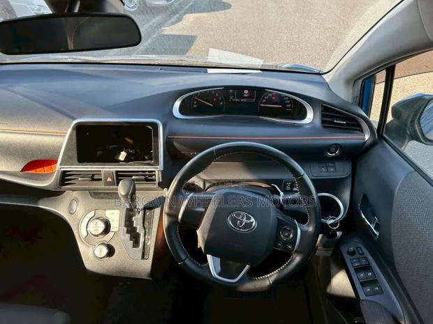 Toyota Sienta 2019 Blue