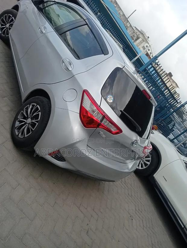 Toyota Vitz 2019 Silver