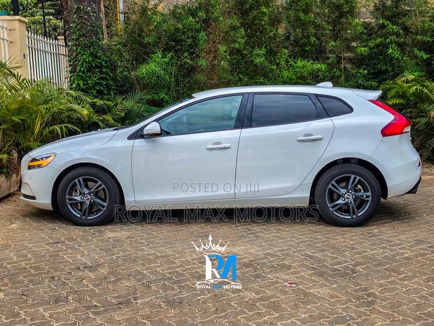 Volvo V40 2018 White