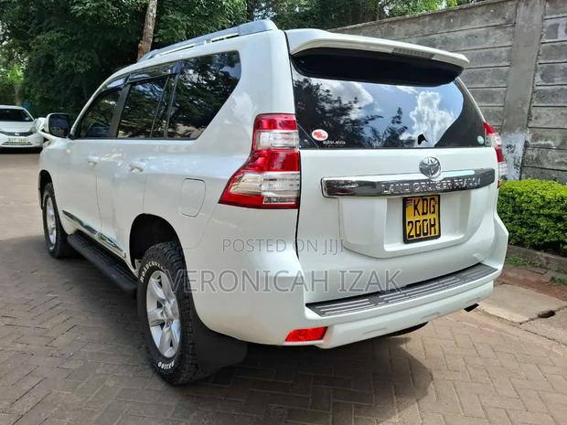 Toyota Land Cruiser Prado 2015 White