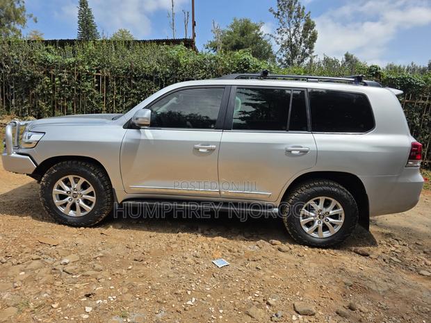 Toyota Land Cruiser 2019 Silver