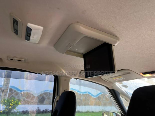 Nissan Serena 2018
