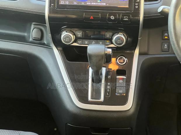 Nissan Serena 2018