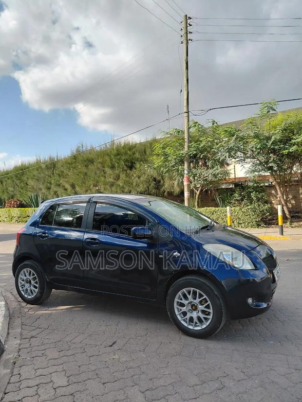 Toyota Vitz 2005 Blue