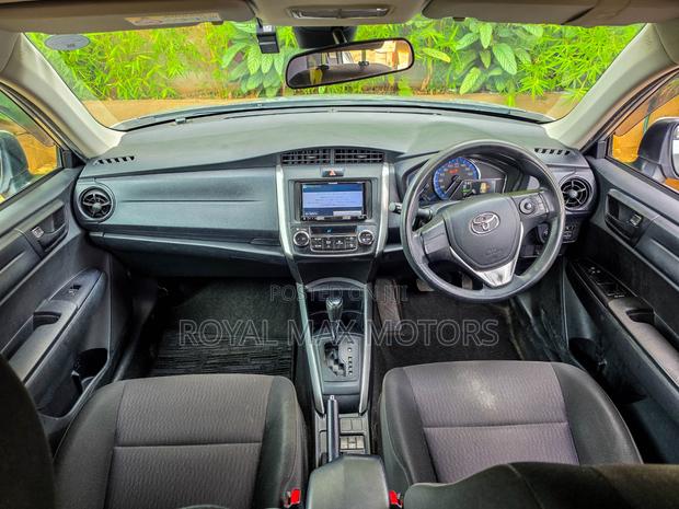Toyota Corolla Fielder 1.5 Hybrid FWD 2020 Silver