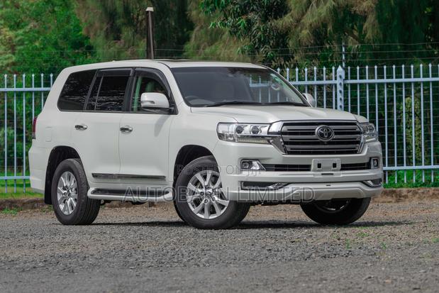 Toyota Land Cruiser 2019 White