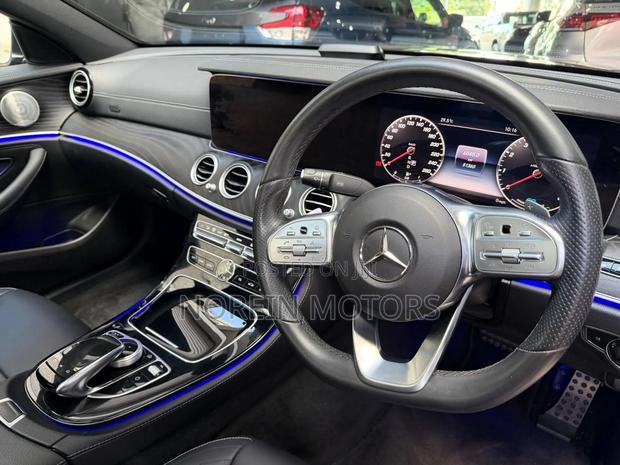 Mercedes-Benz C200 2020 Matt Black