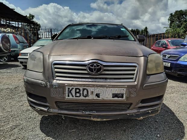 Toyota Avensis 2004 Brown