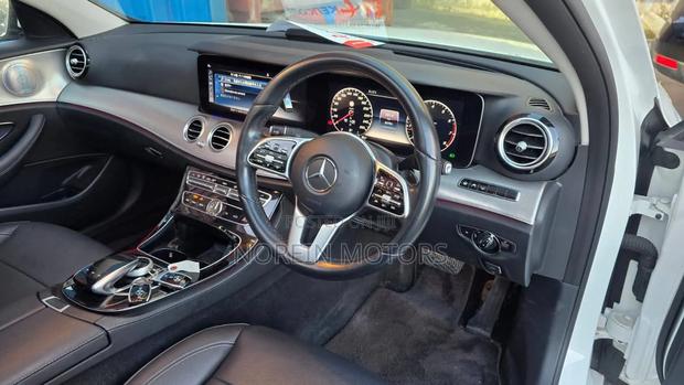 Mercedes-Benz E200 2019 Teal