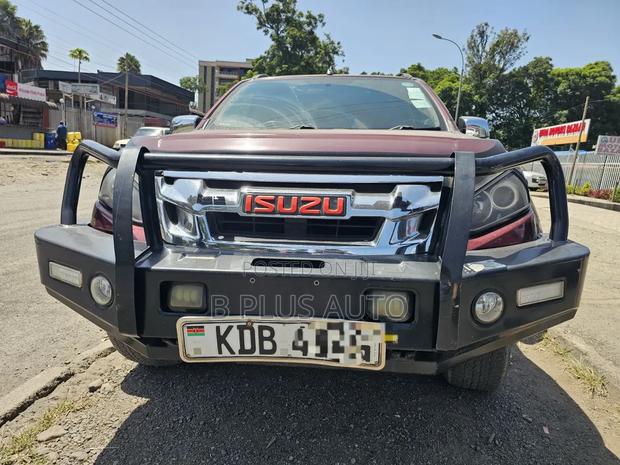 Isuzu D-MAX 2013 Maroon