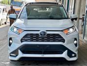 Toyota RAV4 Hybrid 2019 Pearl for sale