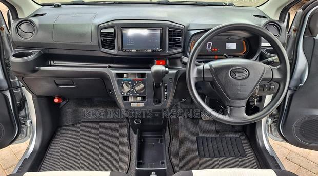 Daihatsu Mira 2019