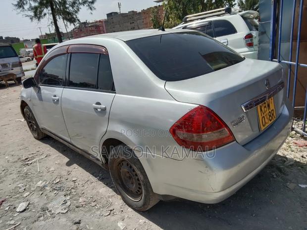 Nissan Tiida 2007 Silver