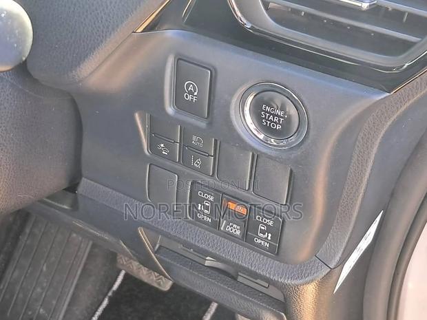 Toyota Noah 2019 Off white