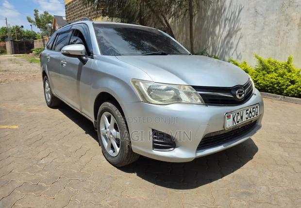 Toyota Corolla Fielder 2013 Silver