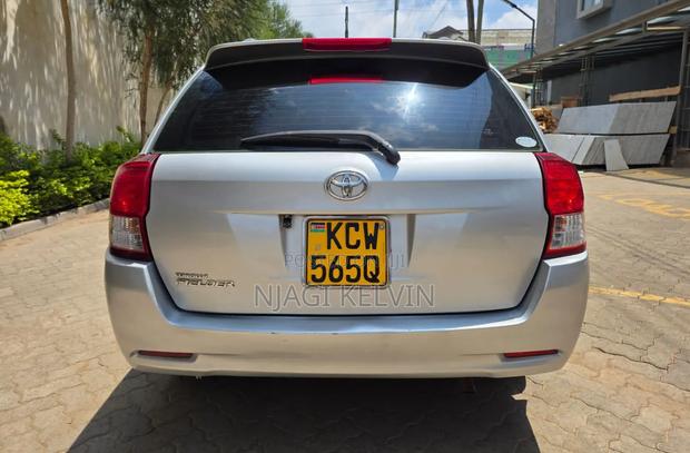 Toyota Corolla Fielder 2013 Silver