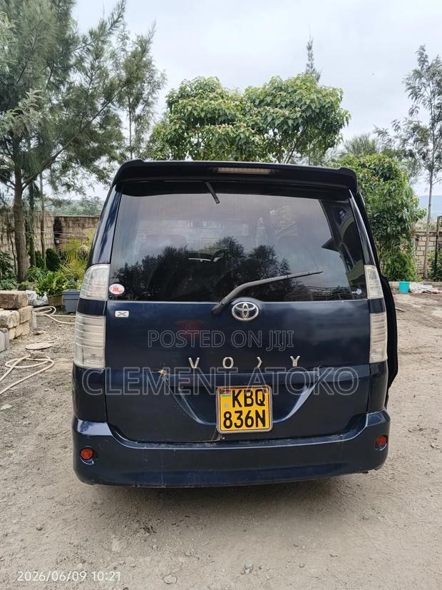 Toyota Voxy 2004 Black
