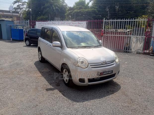 Toyota Sienta 2015 White