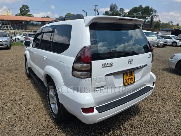 Toyota Land Cruiser Prado 2007 White