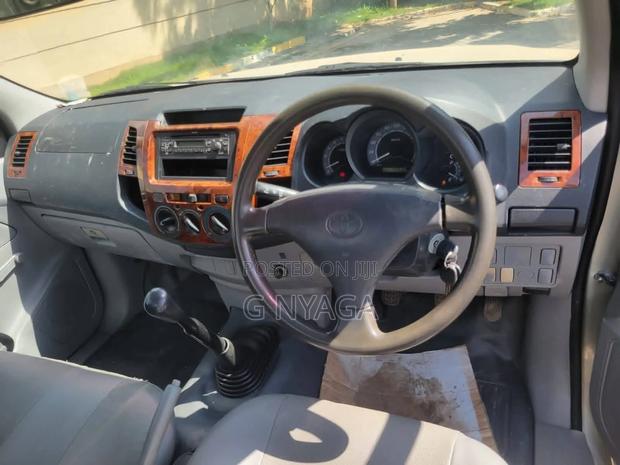 Toyota Hilux 2008 Silver
