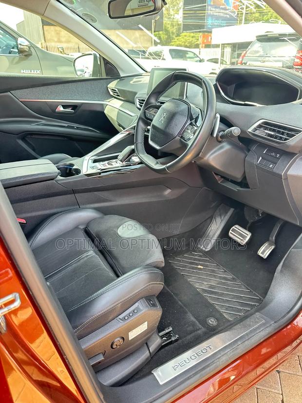 Peugeot 3008 2019 Brown
