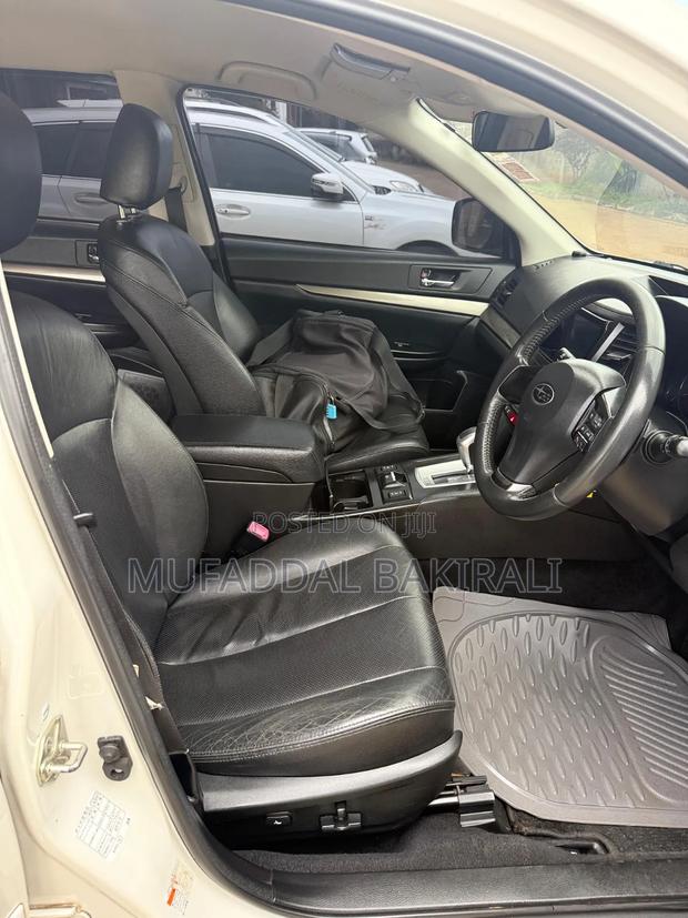 Subaru Outback 2.5i CVT 2012 White
