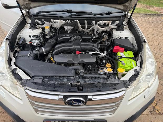 Subaru Outback 2.5i CVT 2012 White