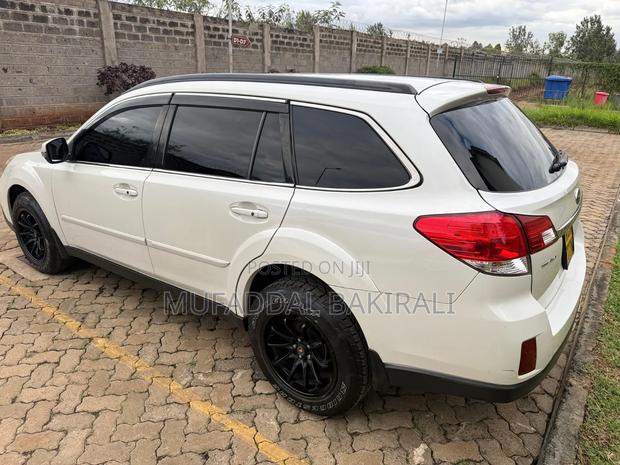 Subaru Outback 2.5i CVT 2012 White
