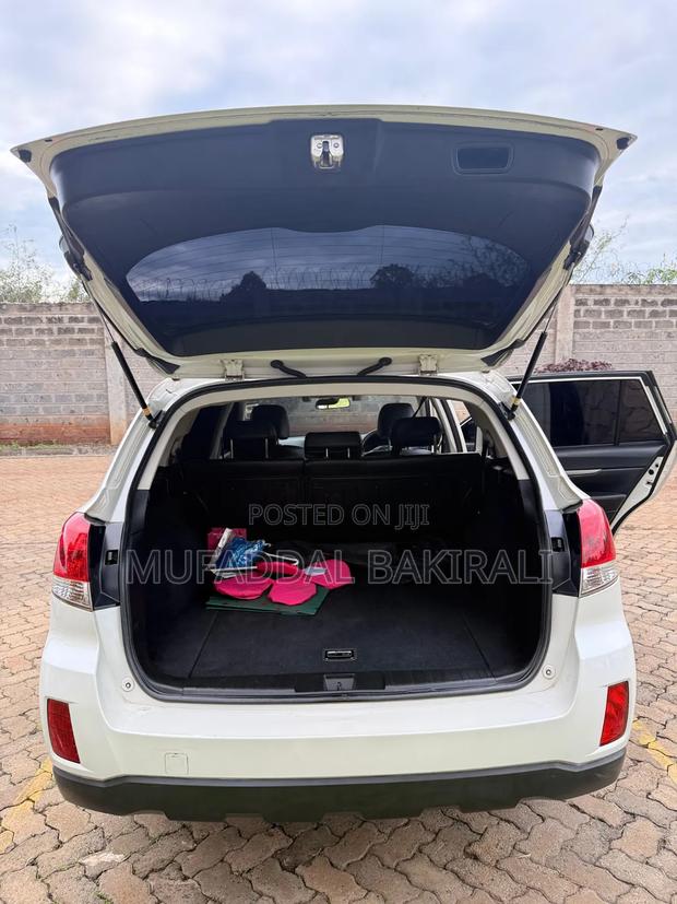 Subaru Outback 2.5i CVT 2012 White