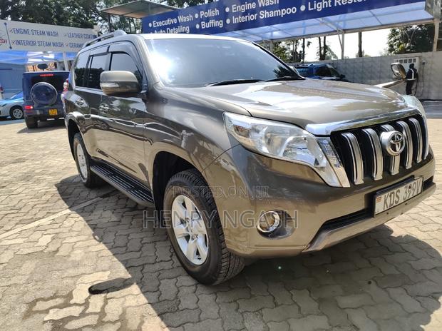 Toyota Land Cruiser Prado 2017 Brown
