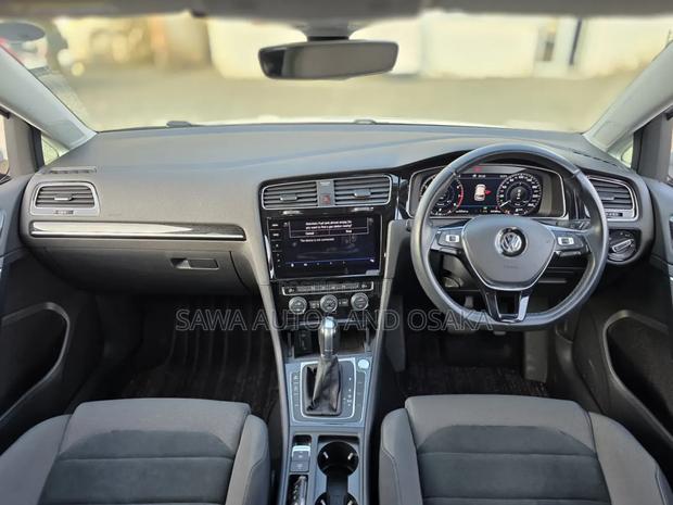 Volkswagen Golf 2019 White