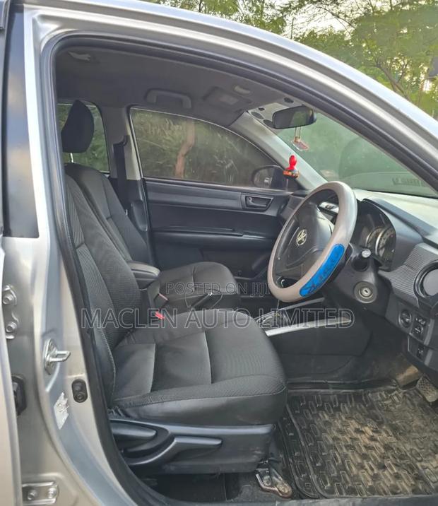 Toyota Corolla Fielder 2012 Silver