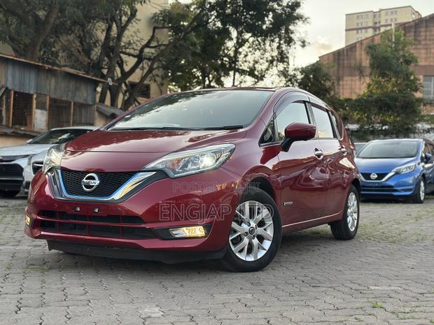 Nissan Note 1.2 Hybrid 2019 Red