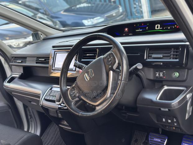 Honda Stepwgn 2019 Pearl