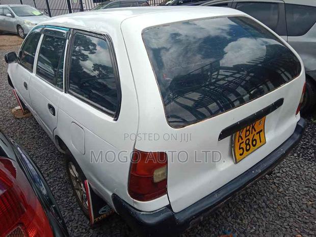 Toyota Corolla 2002 White