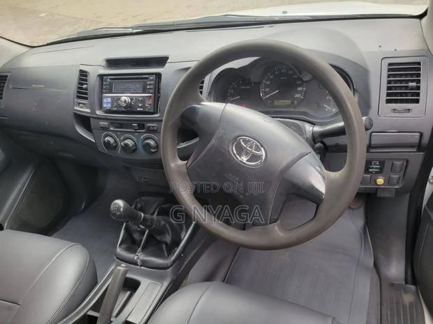 Toyota Hilux 2012 White
