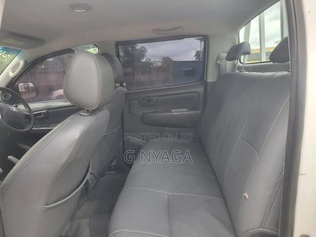 Toyota Hilux 2012 White