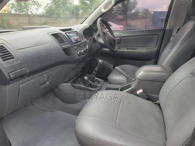 Toyota Hilux 2012 White
