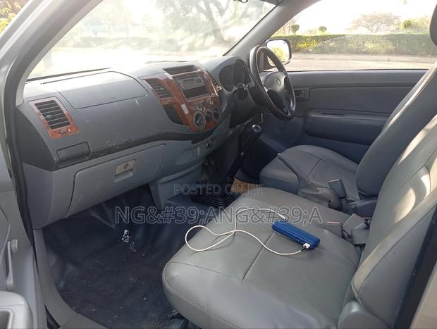Toyota Hilux 2008 Silver