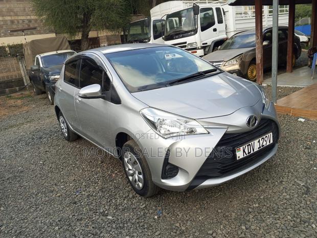 Toyota Vitz 1.0 FWD 5dr 2018 Silver