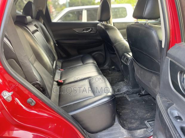 Nissan X-Trail 2.0 Petrol FWD 2015 Red