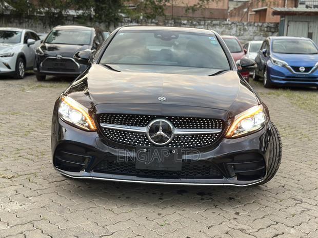 Mercedes-Benz C200 2019 Black