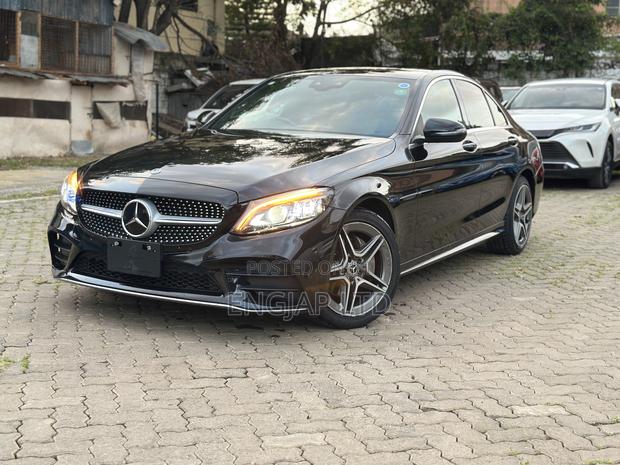 Mercedes-Benz C200 2019 Black