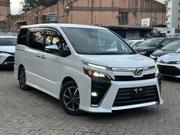 Toyota Voxy 2018 Pearl for sale