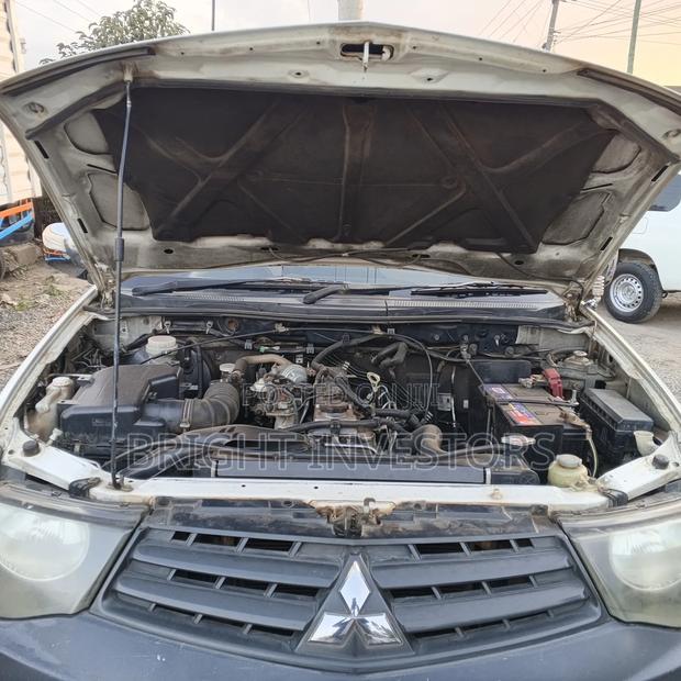 Mitsubishi L200 2007 White
