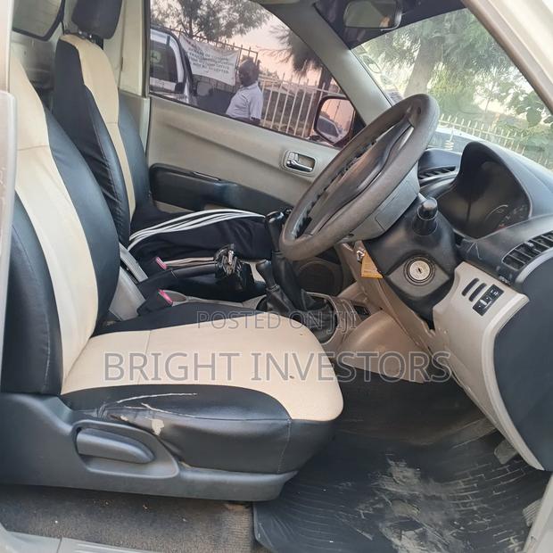 Mitsubishi L200 2007 White