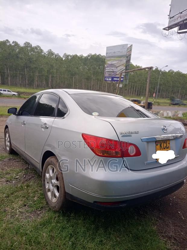 Nissan Bluebird 2010 Silver